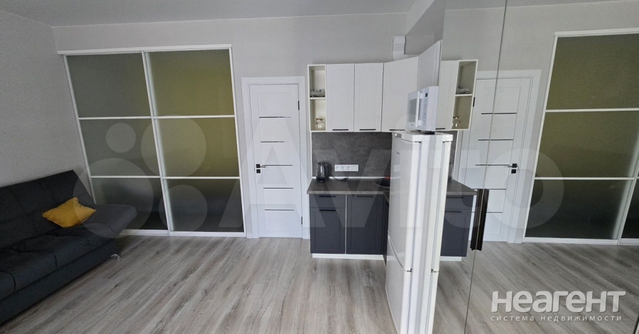 Продается 1-комнатная квартира, 74 м²