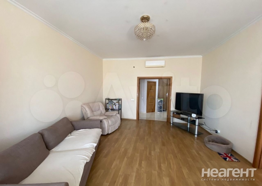 Продается 3-х комнатная квартира, 140 м²