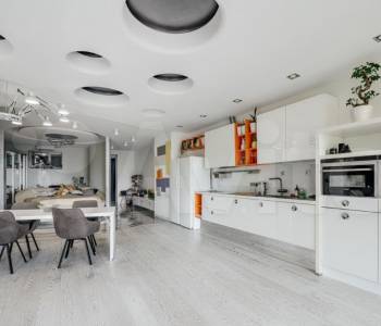 Продается 3-х комнатная квартира, 150 м²