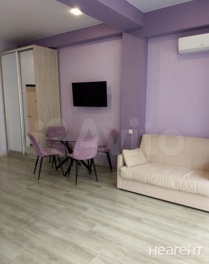 Продается 1-комнатная квартира, 32 м²