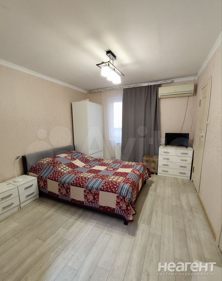 Сдается 1-комнатная квартира, 55 м²