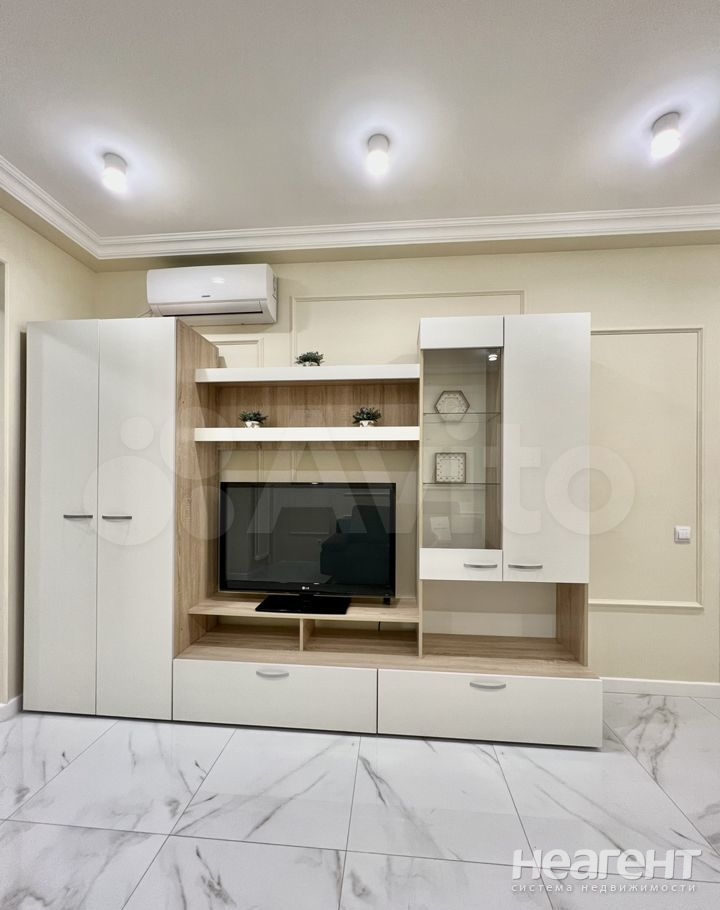 Сдается 1-комнатная квартира, 50 м²