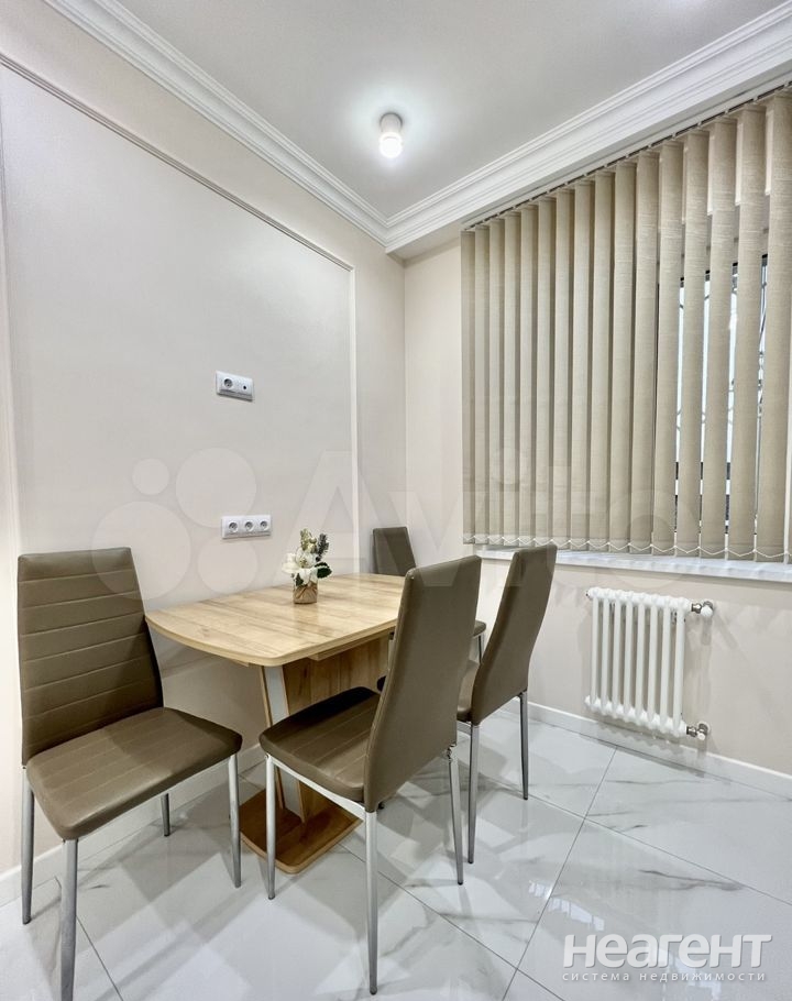 Сдается 1-комнатная квартира, 50 м²