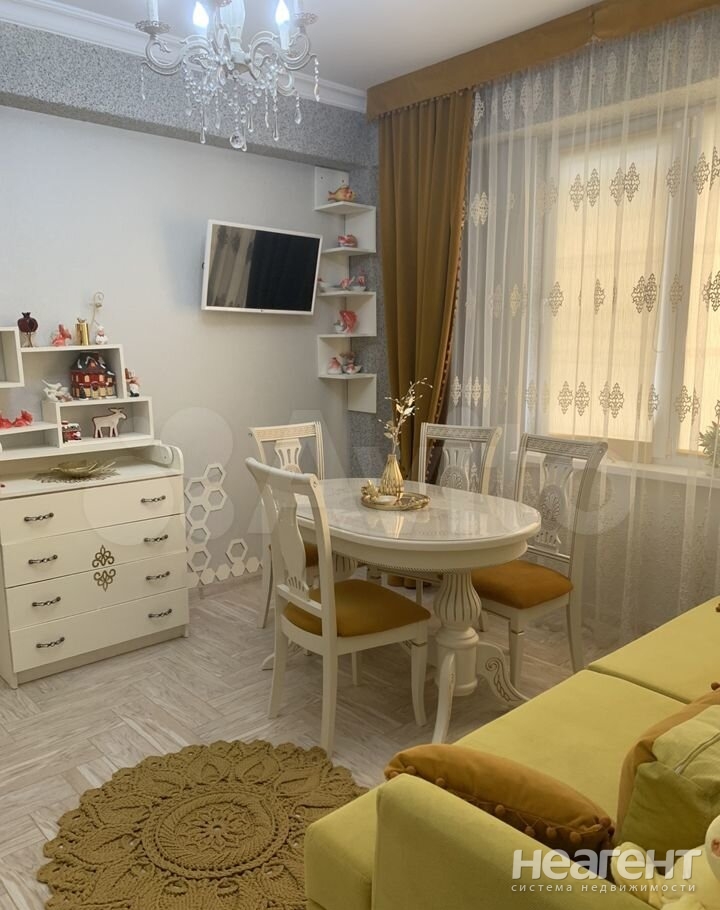 Продается 1-комнатная квартира, 42,3 м²