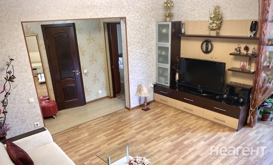 Продается Многокомнатная квартира, 150 м²