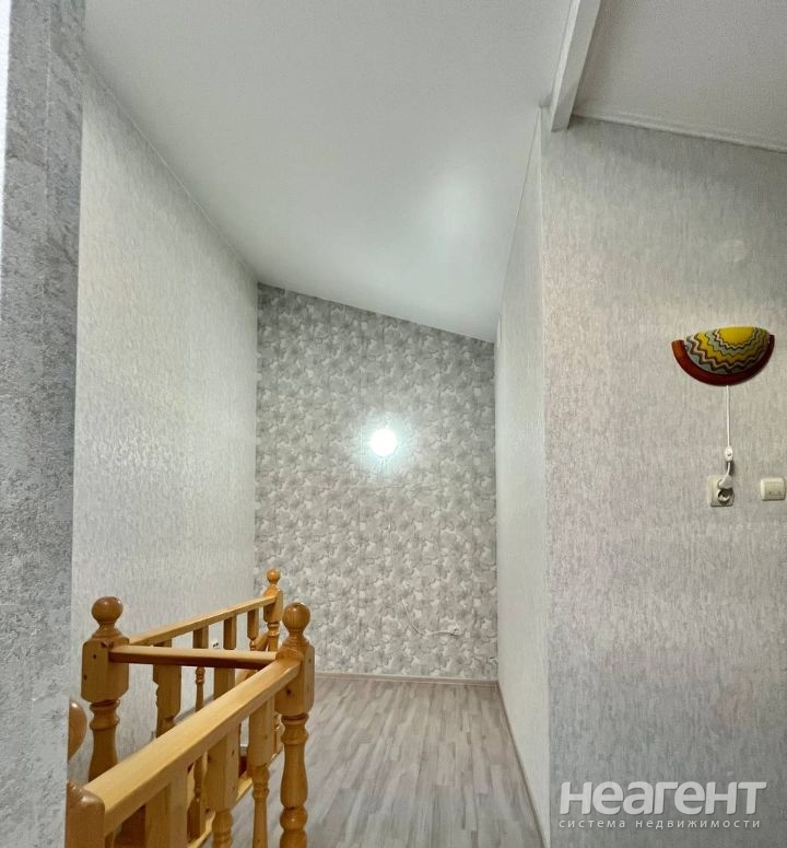 Продается Многокомнатная квартира, 105 м²