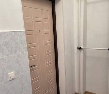 Продается 1-комнатная квартира, 42 м²