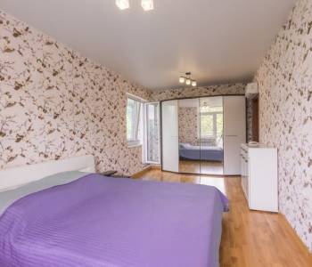 Продается Многокомнатная квартира, 79 м²