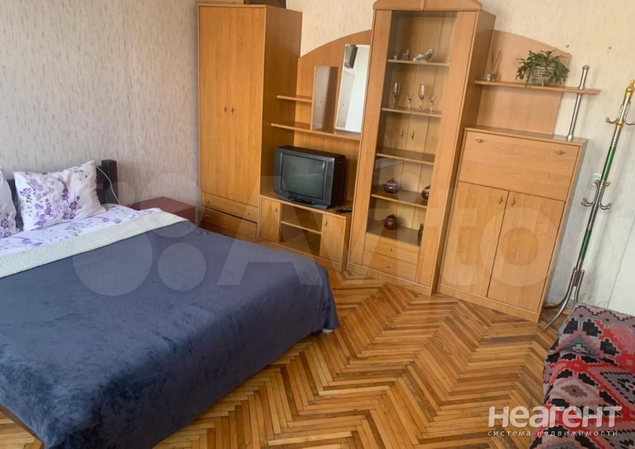 Продается 1-комнатная квартира, 41 м²