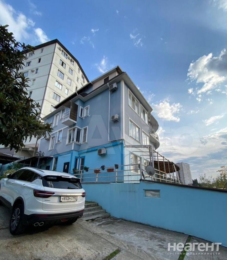 Продается Многокомнатная квартира, 130,6 м²