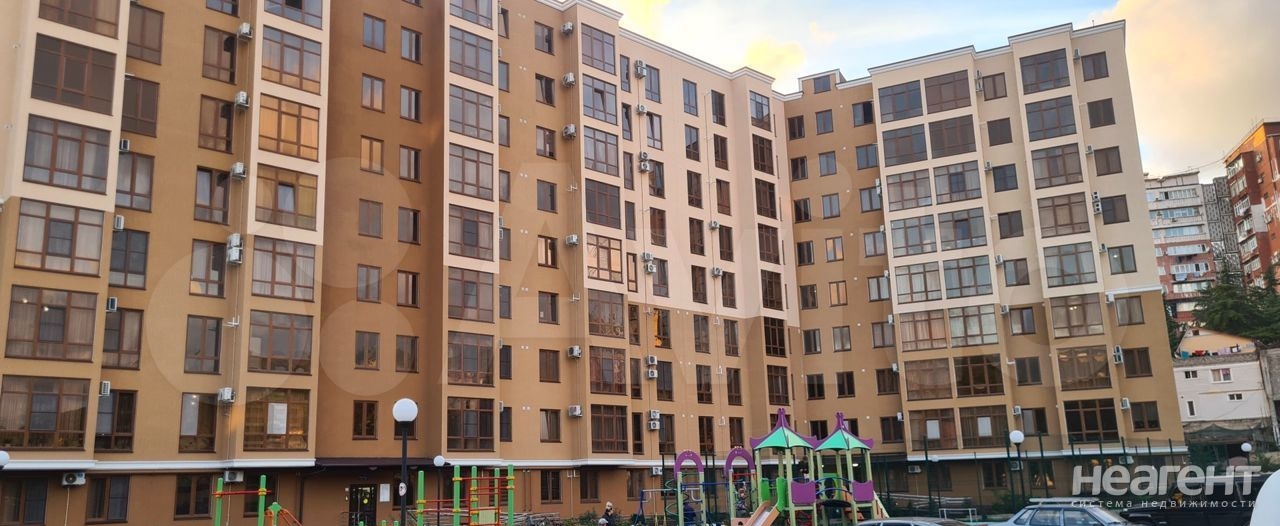 Продается 1-комнатная квартира, 37 м²