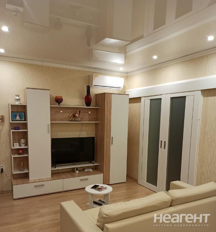 Продается 1-комнатная квартира, 41 м²