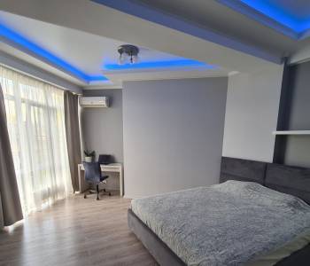 Сдается Многокомнатная квартира, 100 м²