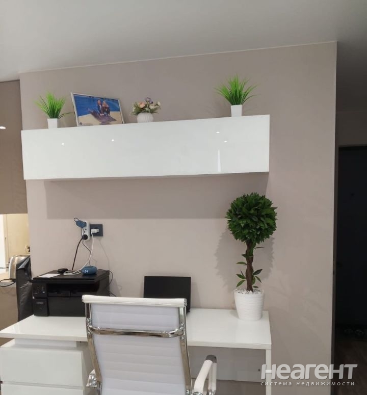 Продается 1-комнатная квартира, 55 м²