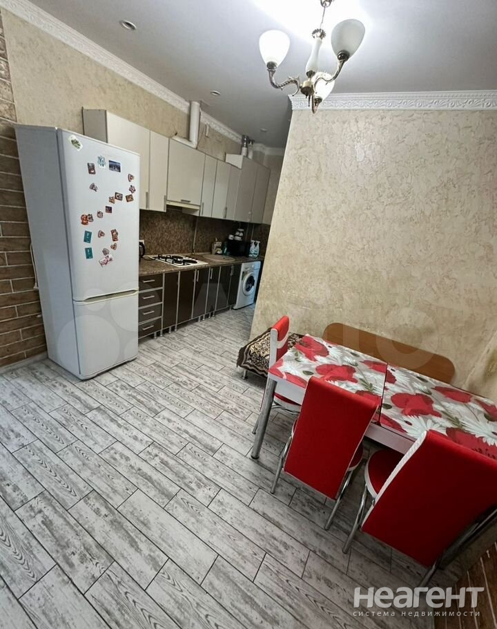 Продается 1-комнатная квартира, 45 м²