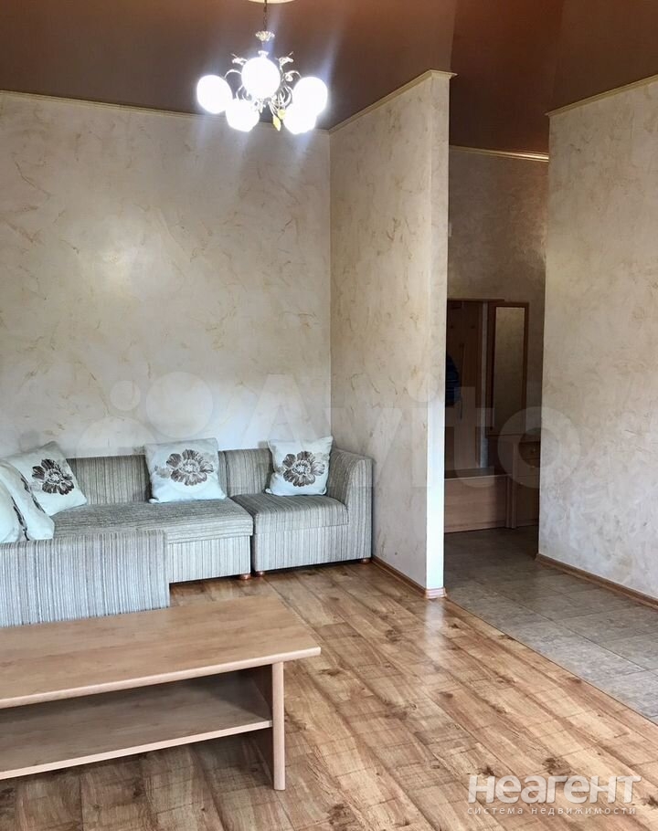 Продается 1-комнатная квартира, 48 м²