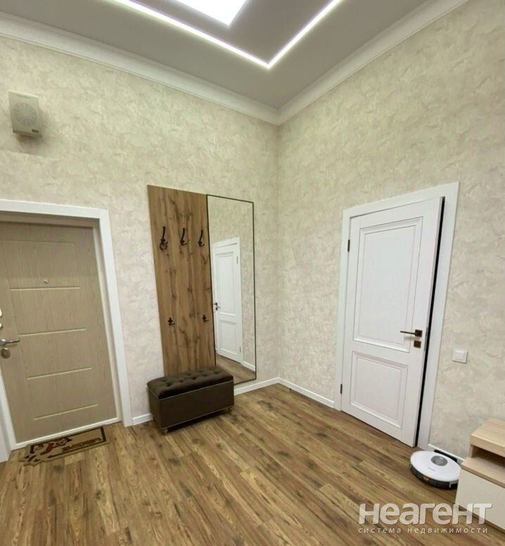 Сдается 2-х комнатная квартира, 75 м²