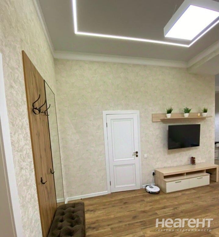 Сдается 2-х комнатная квартира, 75 м²