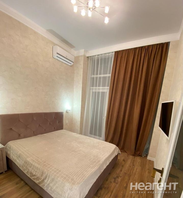 Сдается 2-х комнатная квартира, 75 м²