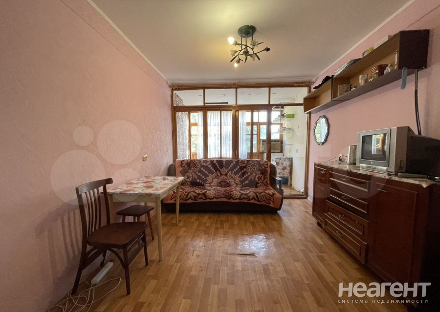 Продается 1-комнатная квартира, 18 м²