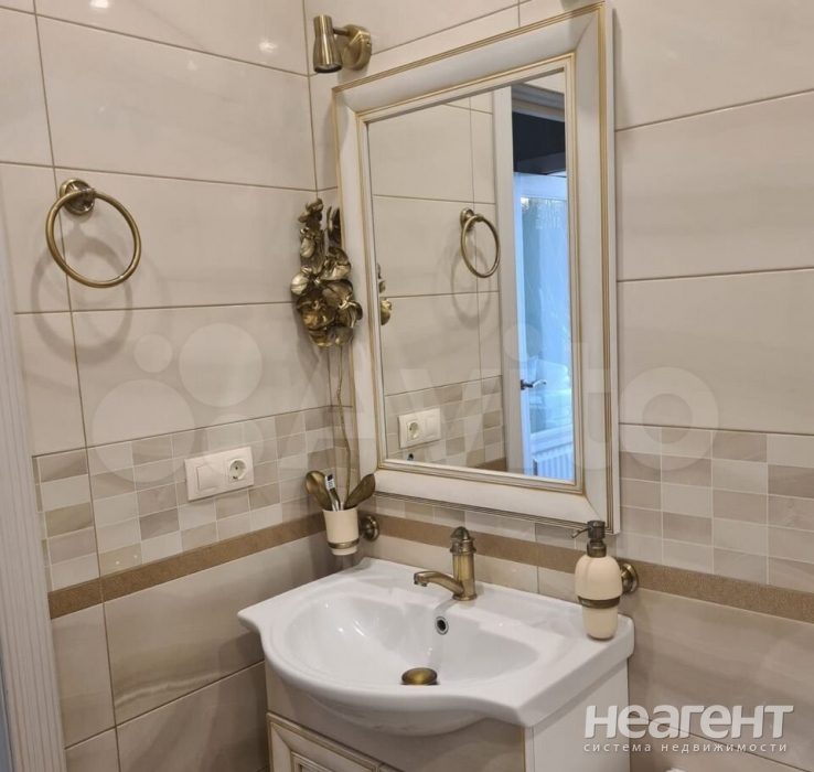 Продается Многокомнатная квартира, 120 м²