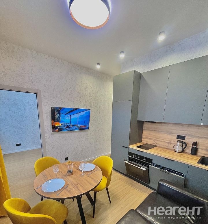 Сдается 1-комнатная квартира, 37 м²