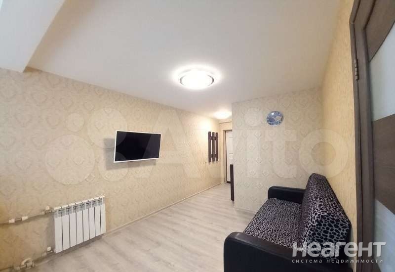 Продается 1-комнатная квартира, 43 м²