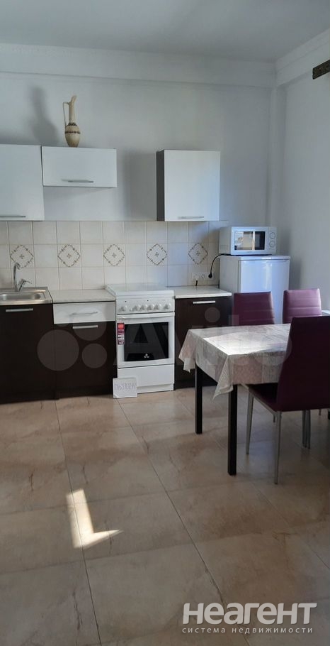 Сдается 1-комнатная квартира, 45 м²