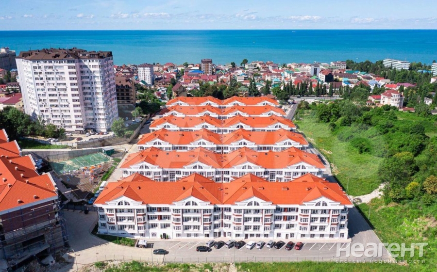 Продается 1-комнатная квартира, 77,8 м²