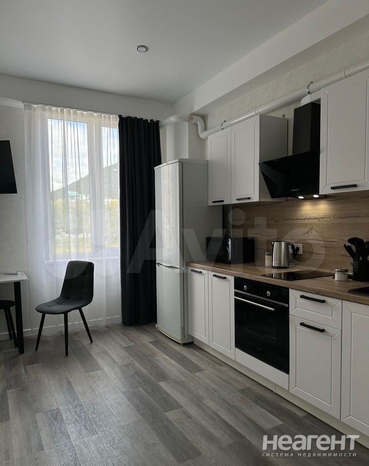 Продается 1-комнатная квартира, 37,4 м²