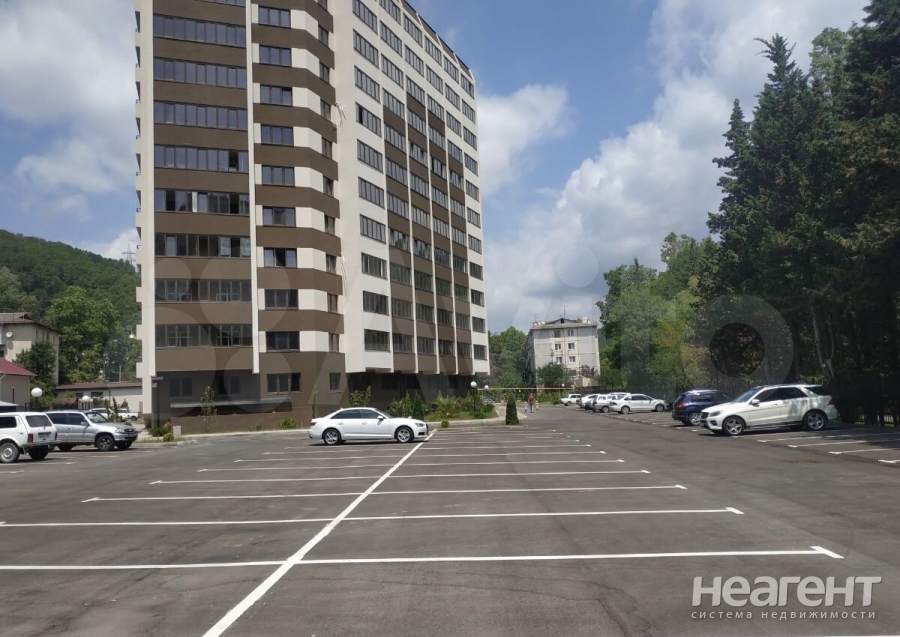 Продается 1-комнатная квартира, 42 м²