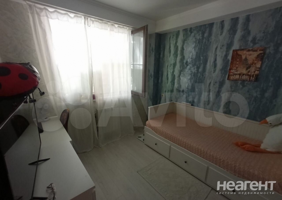 Продается Многокомнатная квартира, 70 м²