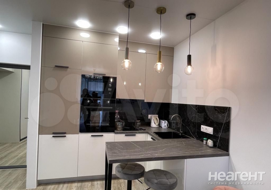 Продается 1-комнатная квартира, 36 м²