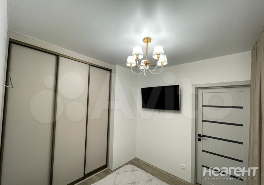 Продается 1-комнатная квартира, 36 м²