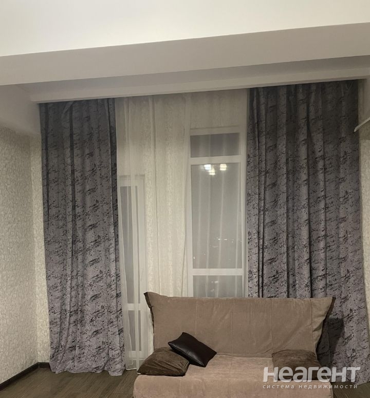 Сдается 1-комнатная квартира, 40 м²