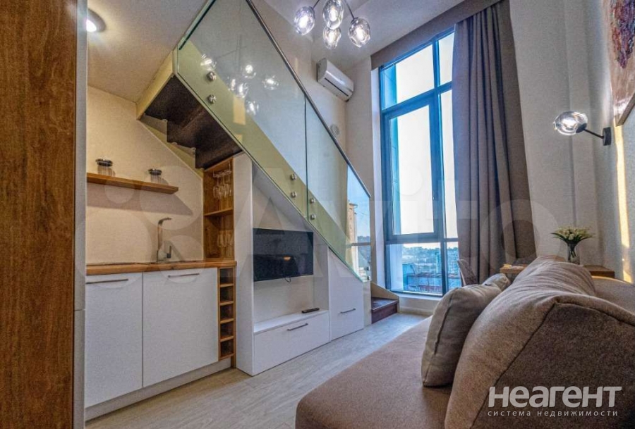 Продается 1-комнатная квартира, 36 м²