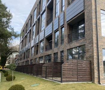 Продается 1-комнатная квартира, 60 м²