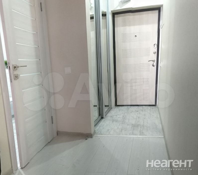 Продается 1-комнатная квартира, 37 м²