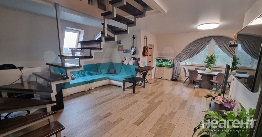 Продается 1-комнатная квартира, 90 м²