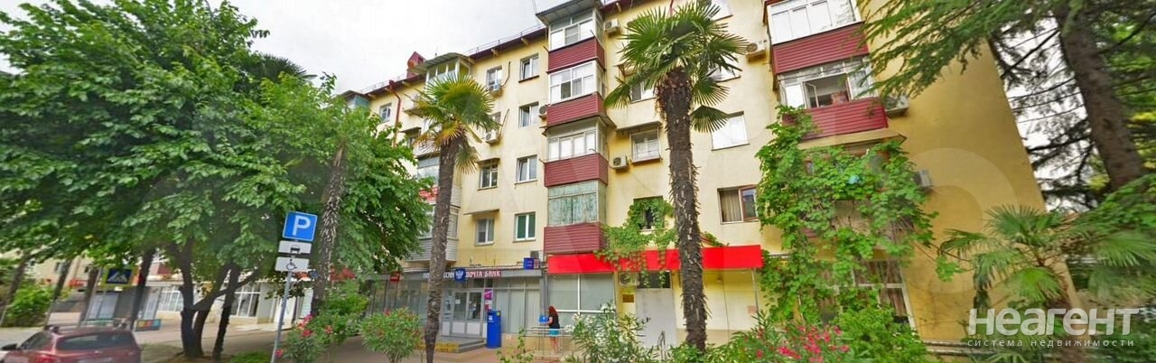 Продается 1-комнатная квартира, 32 м²