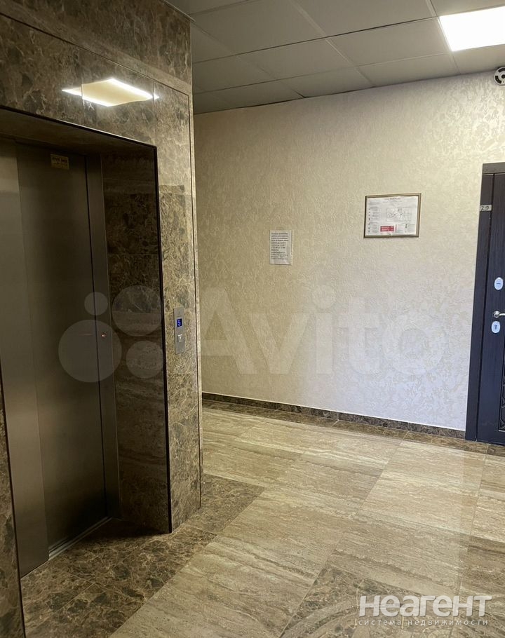 Продается 1-комнатная квартира, 35 м²