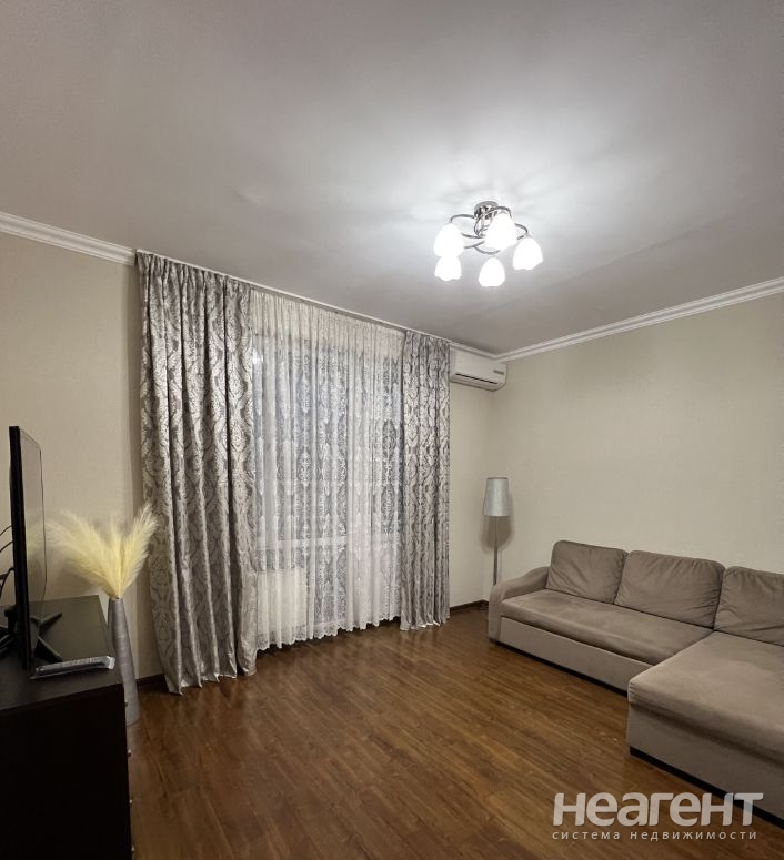 Сдается 2-х комнатная квартира, 60 м²