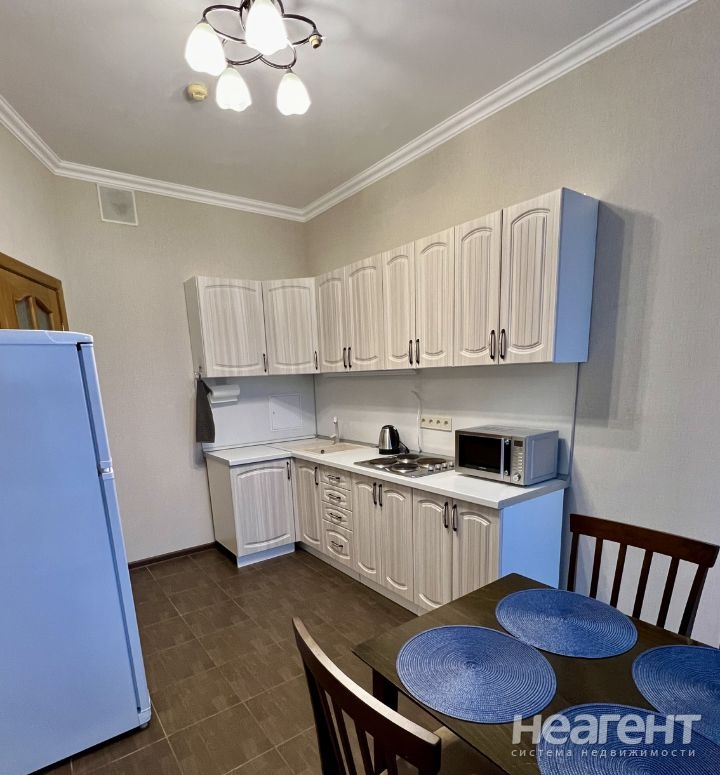 Сдается 2-х комнатная квартира, 60 м²