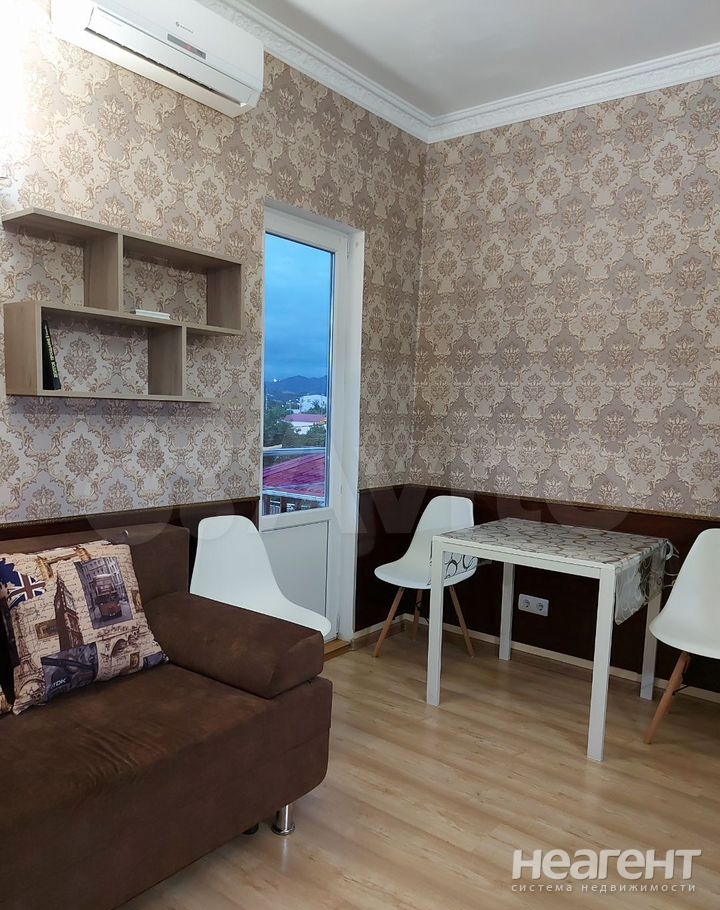 Сдается 1-комнатная квартира, 40 м²