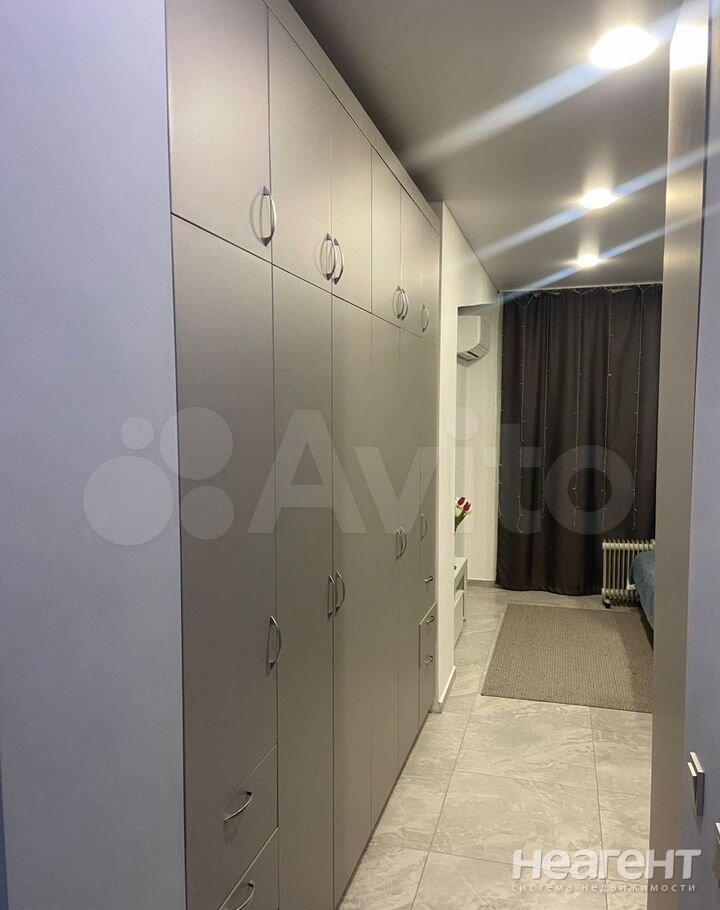 Продается 1-комнатная квартира, 18,4 м²