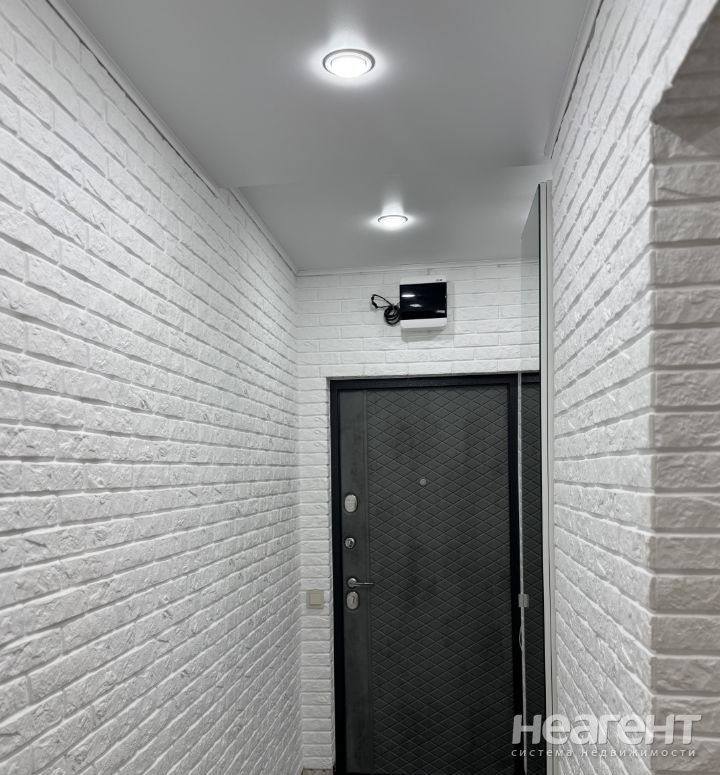 Продается 1-комнатная квартира, 29,7 м²