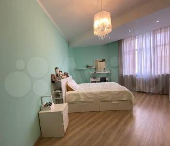 Продается Многокомнатная квартира, 148 м²