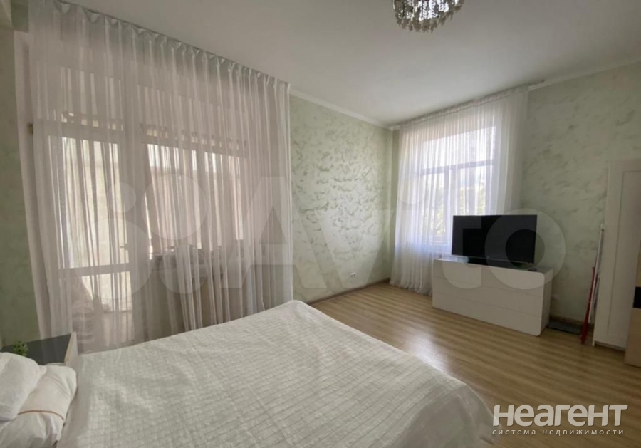 Продается Многокомнатная квартира, 148 м²