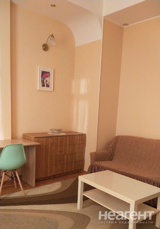 Сдается 2-х комнатная квартира, 65 м²