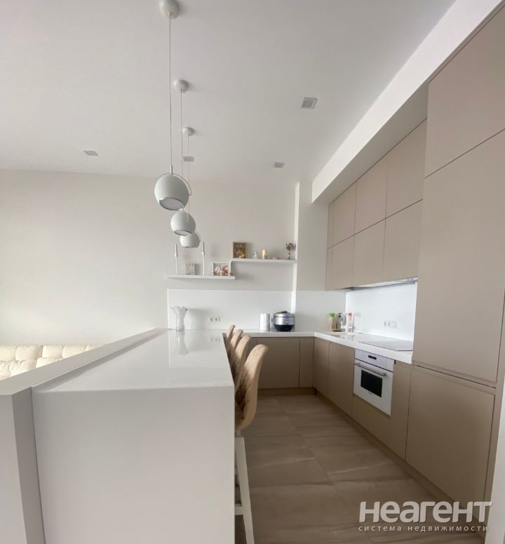 Сдается 2-х комнатная квартира, 73 м²